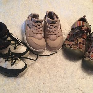 Girl’s Bundle 3 Pairs Nike 23 8C, Nike9, KEEN 9